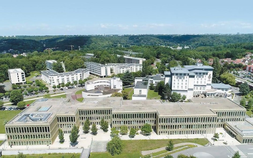 HEC Paris business school campus, Chateau de Jouy-en-Josas